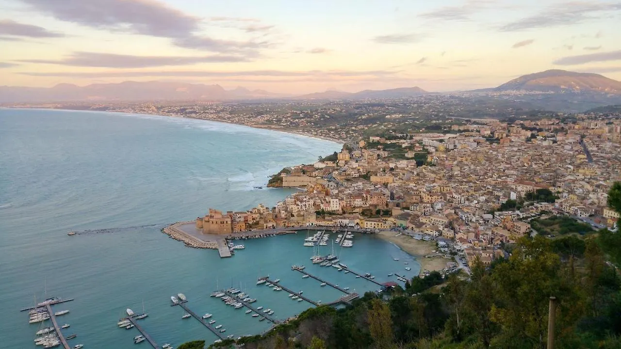 Panoramic Apartment Balestrate Italy